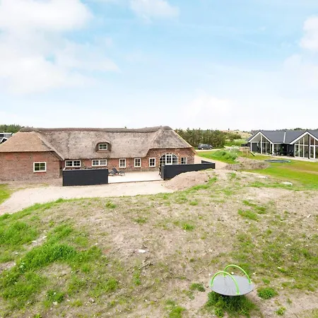 Holiday home 5 Star In